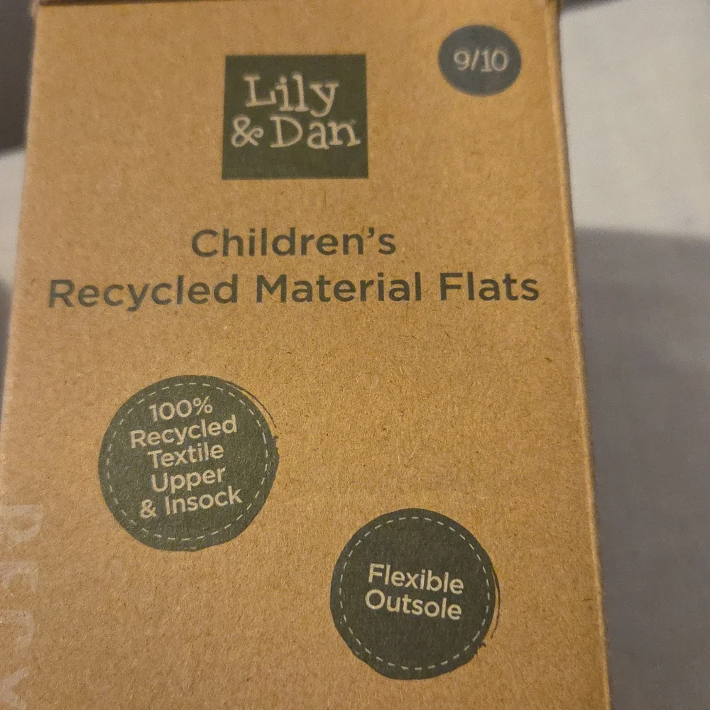 Lily & Dan Black and Pink Kids Shoes Size 9/10
